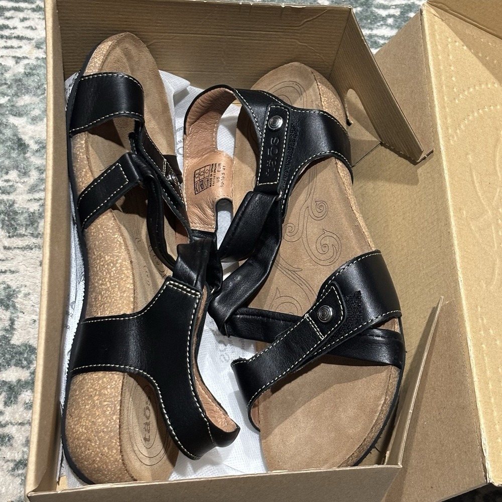 Taos UNIVERSE—Black -Size US 10-10.5 UNV-1340 NEW IN BOX!